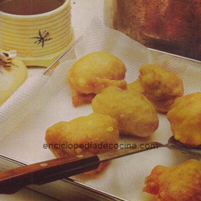 Buñuelos Con Salsa De Miel