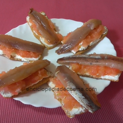 Canapés de sardinas