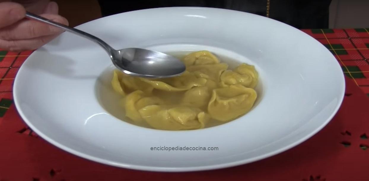 Capeletis en caldo - Recetas de Cocina