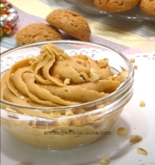 Crema de amaretti con ron - Recetas de Cocina