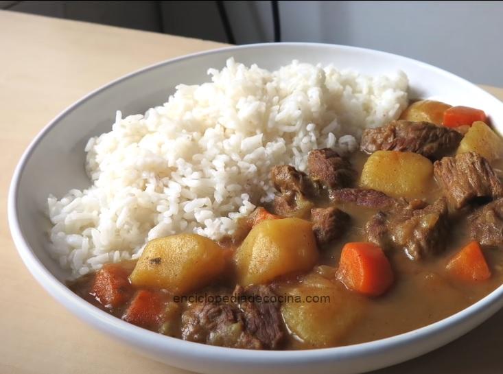 Curry de carne y papas