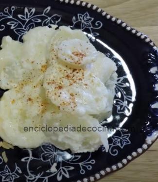 Ensalada de papas y queso