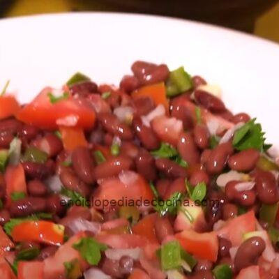 Ensalada de porotos colorados