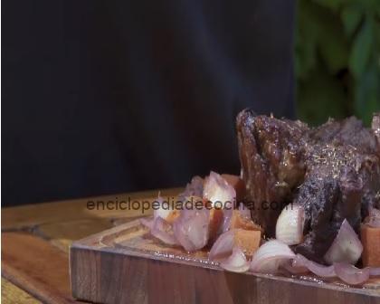 Entrecote con salsa de vino tinto