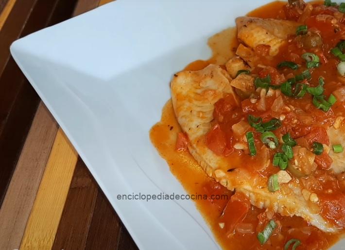 Filetes de pescado a la pizzaiola