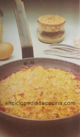 Eggah (tortilla de fideos y gallina)