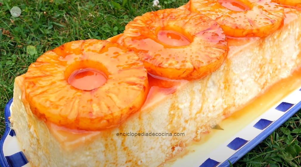 Flan de ananá en tarta