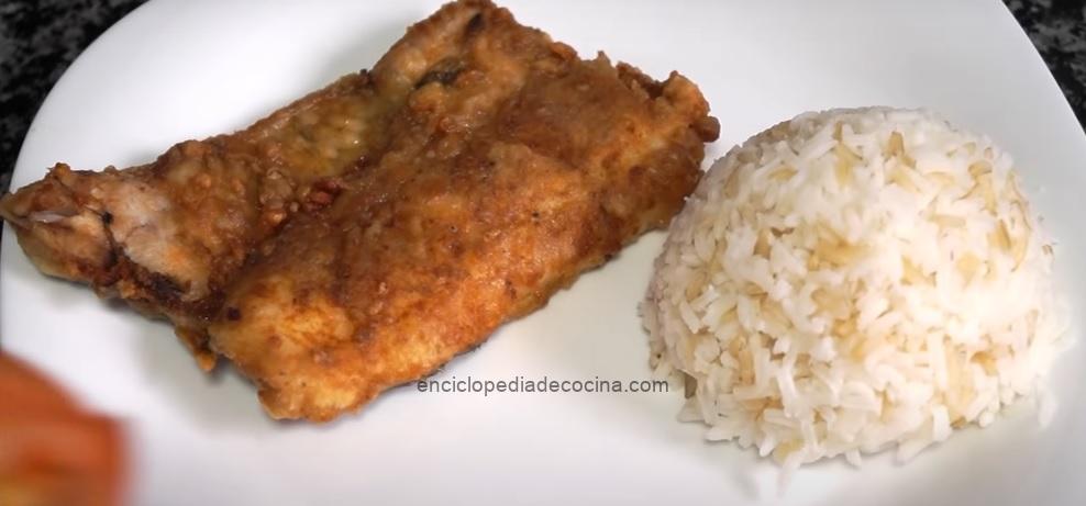 Ikan goreng – pescado frito en jugo de lima