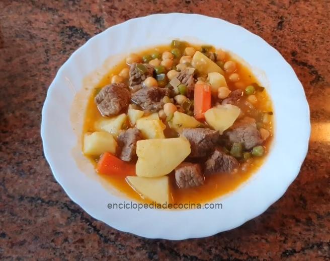 Guiso de carne con garbanzos