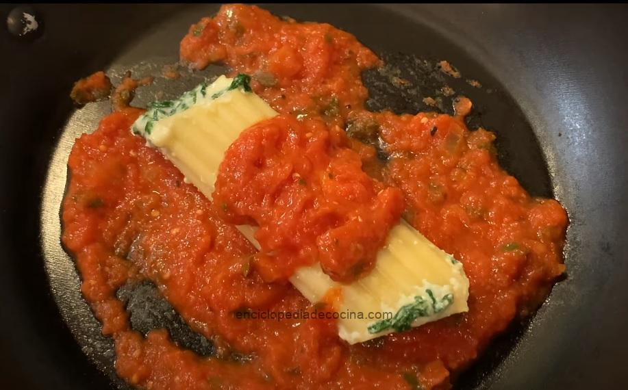 Manicotti rellenos de ricota