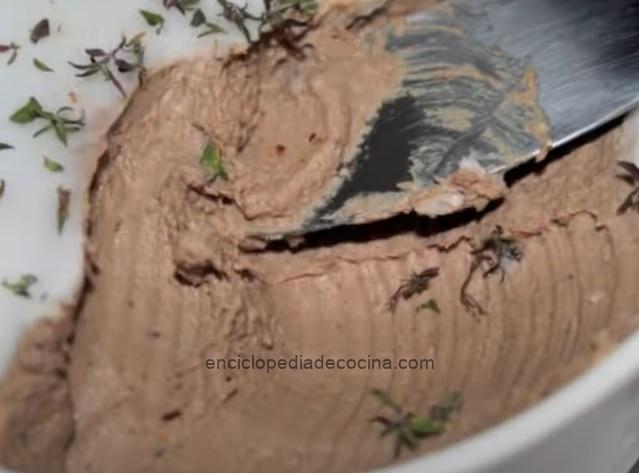 Mousse de hígado de pollo