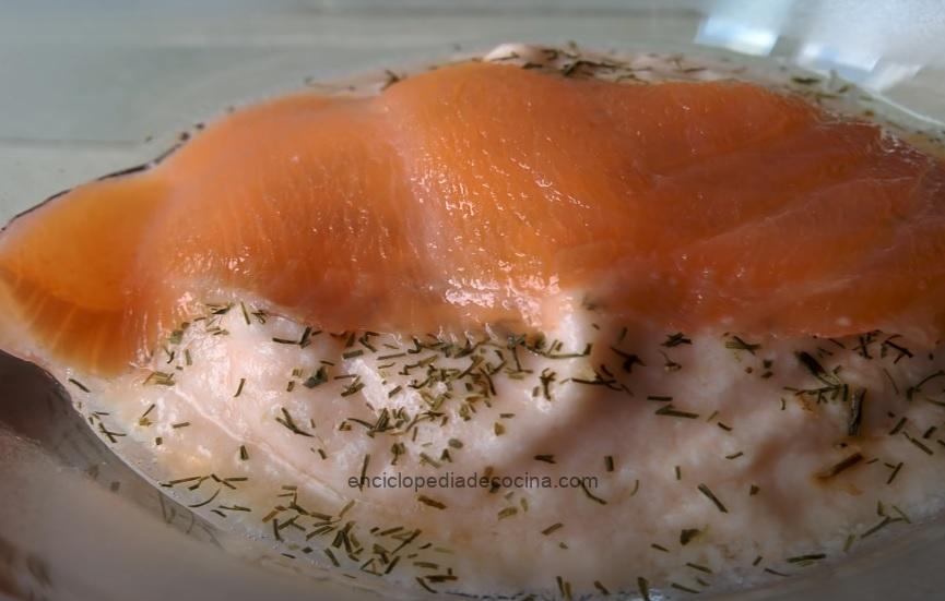Mousse de salmón moldeado