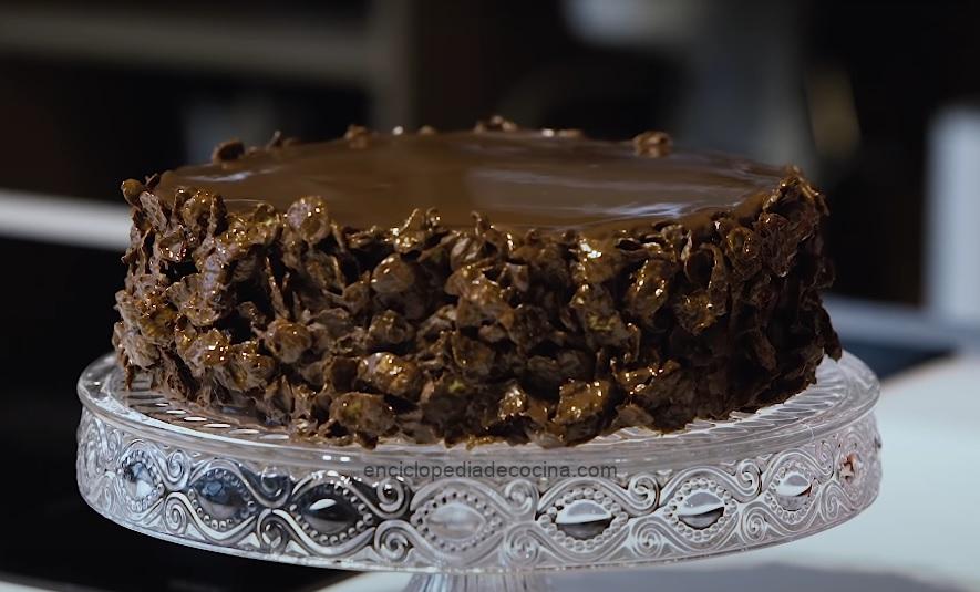 Pastel de avellanas y melaza