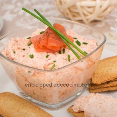 pate de salmon en cazuelitas